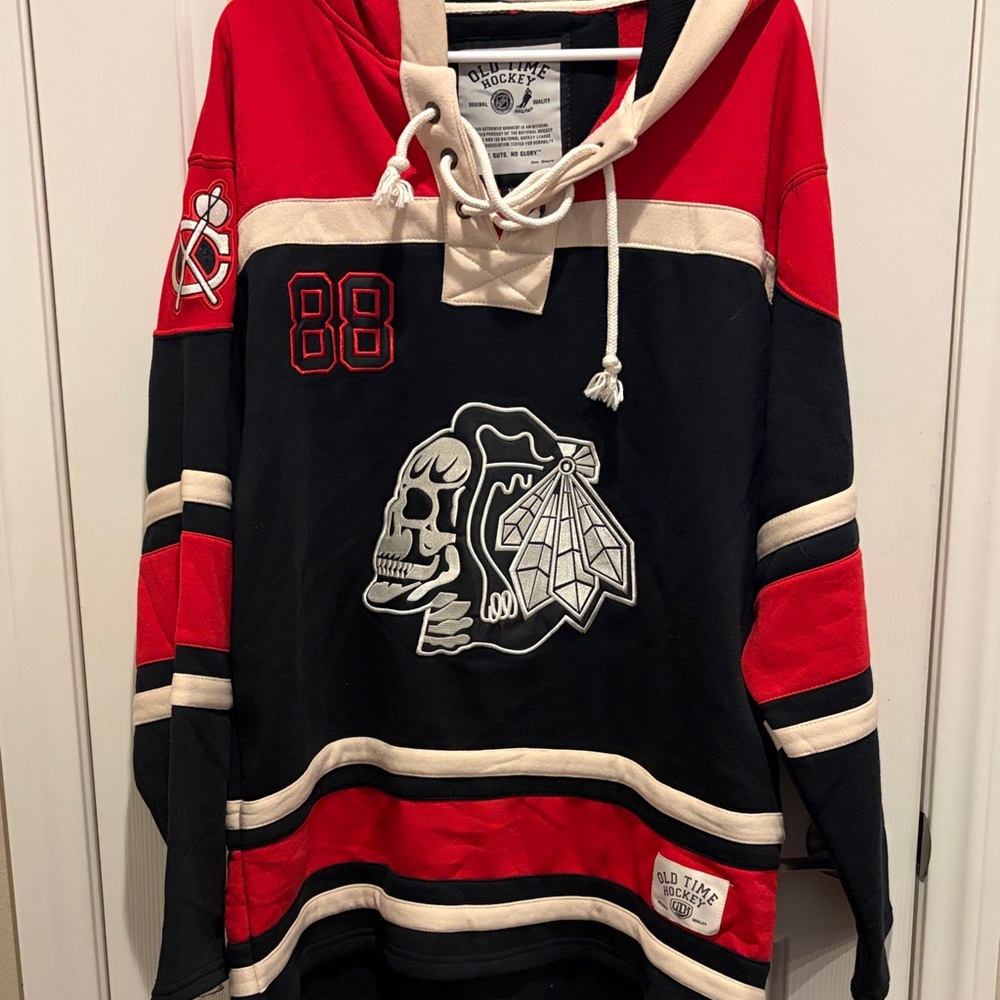 BLACKHAWKS Old Time Hockey Red and Black Hoodie
